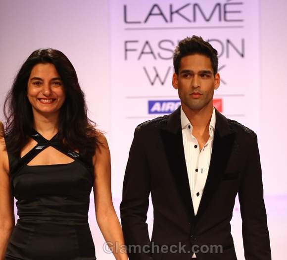 Siddharth Mallya Walked the Ramp for Komal Sood’s Collection at LFW Winter/Festive 2012