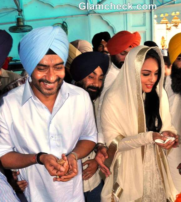 “Son of Sardaar” promotions take Sonakshi Sinha & Ajay Devgan to Golden Temple at Amritsar