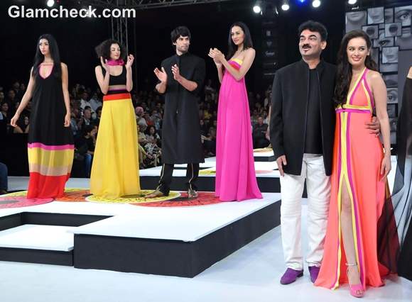 Wendell Rodricks Show at Blenders Pride Fashion Tour 2012 : Loving Psychedelic colors