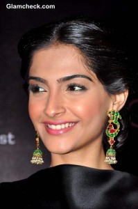 Sonam Kapoor makeup Hairstyle DIY 2013