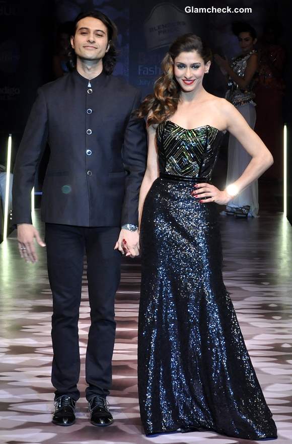 Apoorva Agnihotri Shilpa in a Swapnil Shinde Creation Bangalore Fashion Week Winter Festive 2013