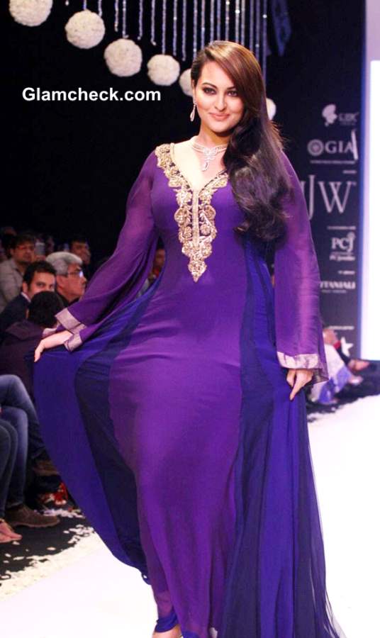 Sonakshi Sinha purple gown at IIJW 2013 Gitanjali Beti collection