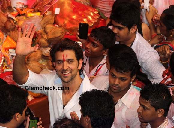 Hrithik Roshan at Lalbaughcha Raja 2013