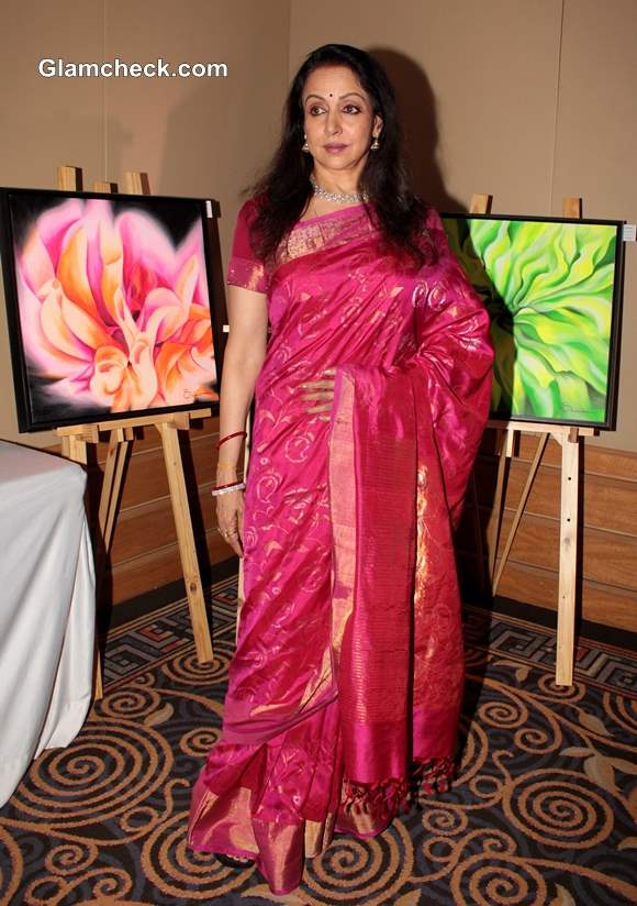 Hema Malini Inaugurates Art Couture Exhibition in Mumbai pictures