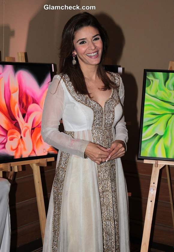 Raageshwari Loomba Pictures at Art Couture Exhibition in Mumbai