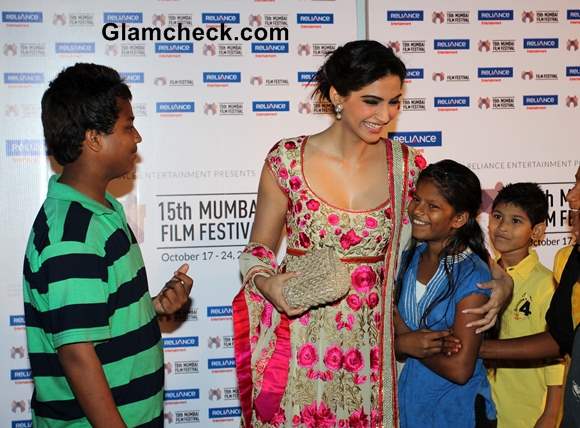 Sonam Kapoor 2013 Promotes Little Big People at 15th Mumbai Film Festival
