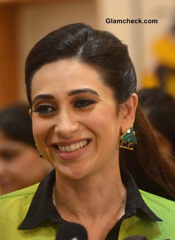 Karisma Kapoor 2013 at Bal Disha Art Exhibition