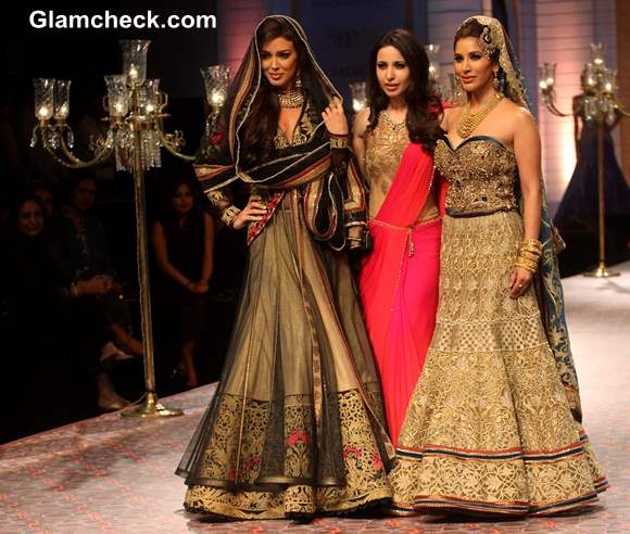 Sophie Choudry and Sahar Biniaz Walk the ramp for Mandira Wirk at IBFW 2013 Mumbai