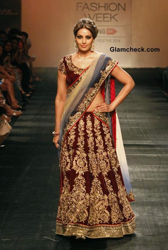 Bipasha Basu for Vikram Phadnis at LFW 2014 Winter Festive