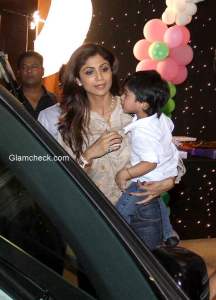 Shilpa Shetty along with her son Viaan Raj Kundra