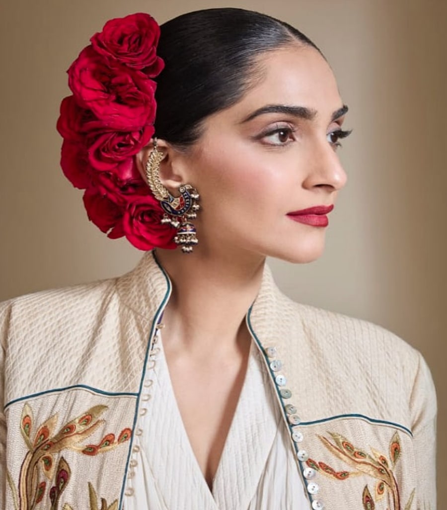 Sonam Kapoor 2025 Hairstyle makeup