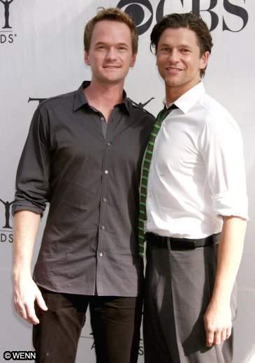 Neil Patrick & David expecting twins