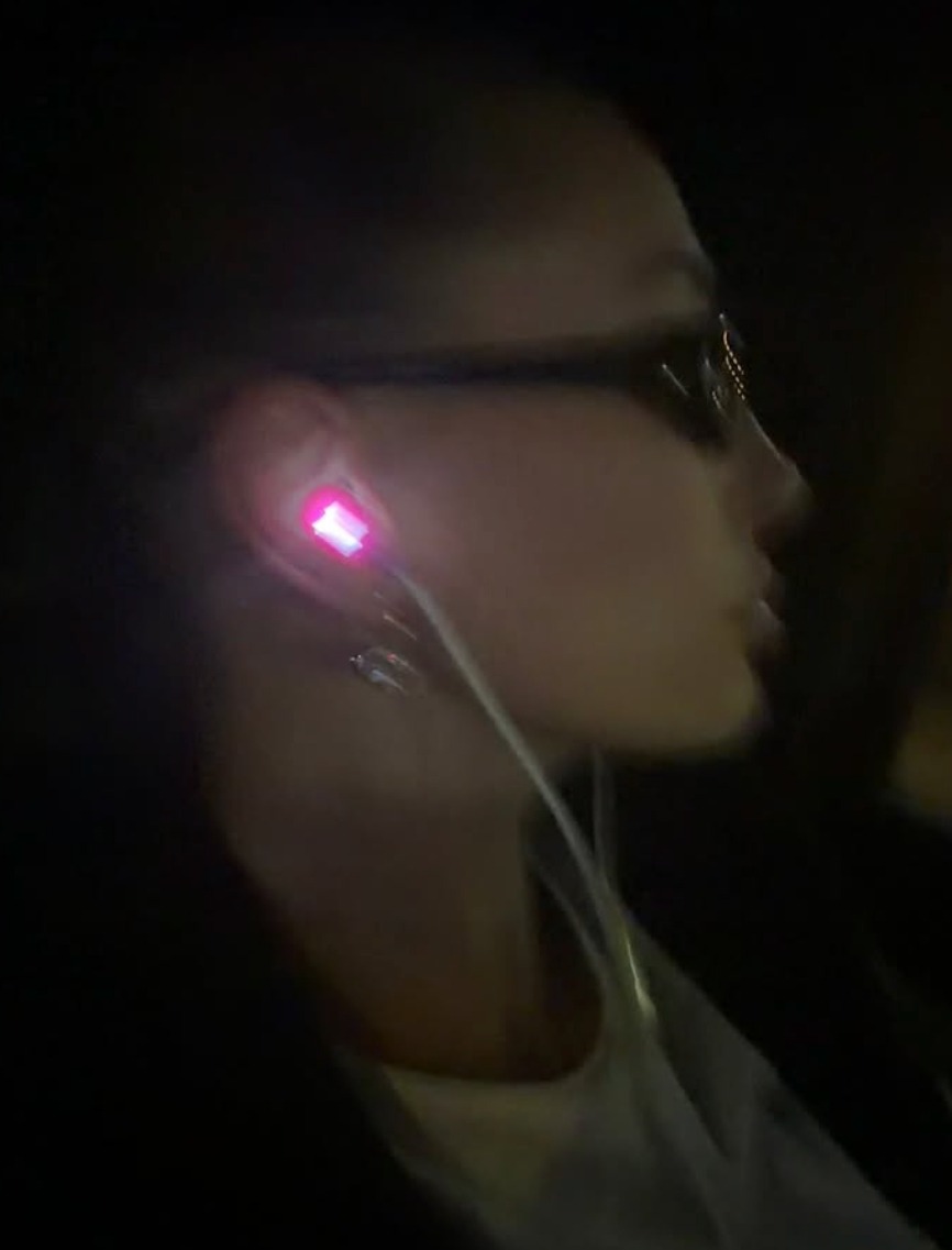 Justin Biebers SKYLRK Wired Earphones glow in dark