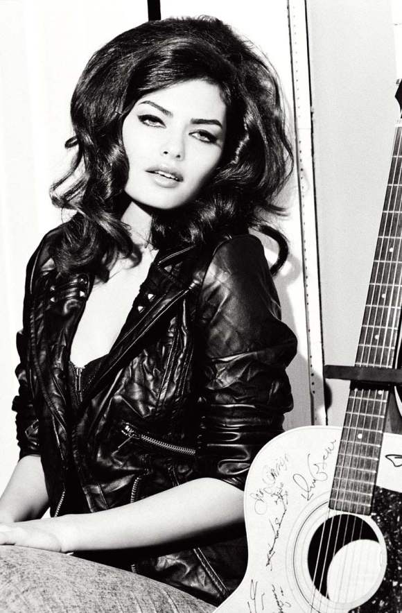 Guess Fall/Winter 2010 Campaign