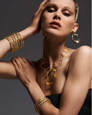 How to take care of gold jewelery