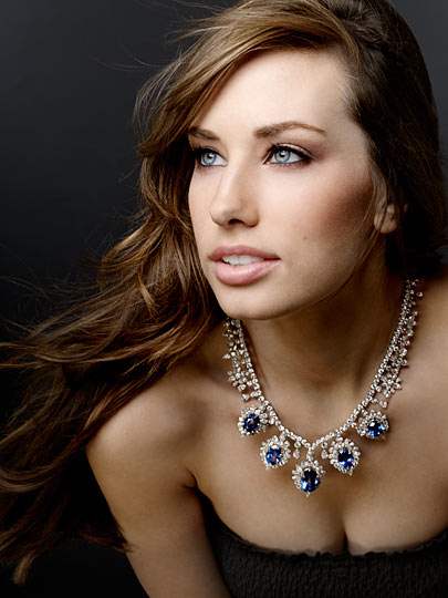 Wearing diamond jewelery