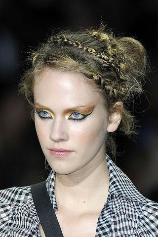Hairstyle Trends S/S 2011: Braids and Bangs