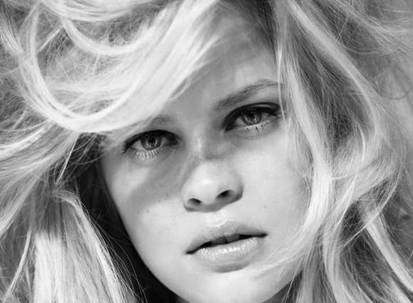 Black and white photographey Linnea Pihl