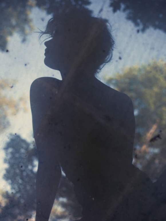 Anastasia Bondarenko for WestEast December 2010 4