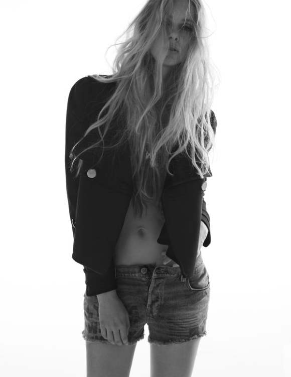 Chantal le Fevre LOfficiel Singapore December 2010 8
