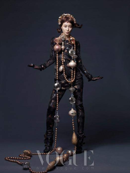 Christmas Editorial Vogue Korea December 2010 12