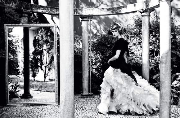 Daiane Conterato for Elle Brazil December 2010 3