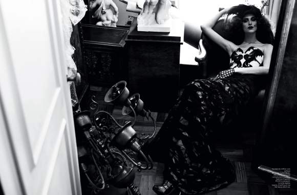 Daiane Conterato for Elle Brazil December 2010