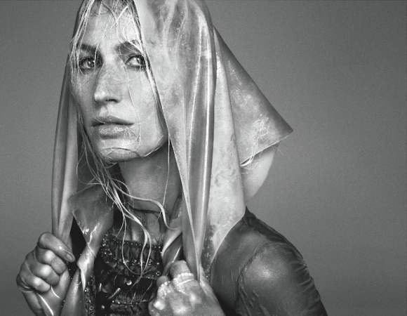 Gisele Bundchen Vogue Italia December 2010