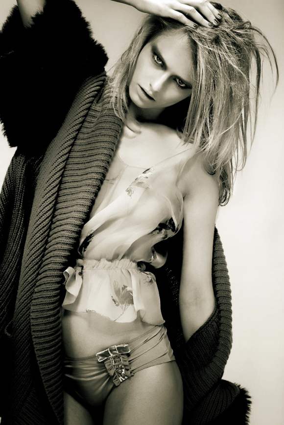 Natallia Krauchanka for Zink December 2010