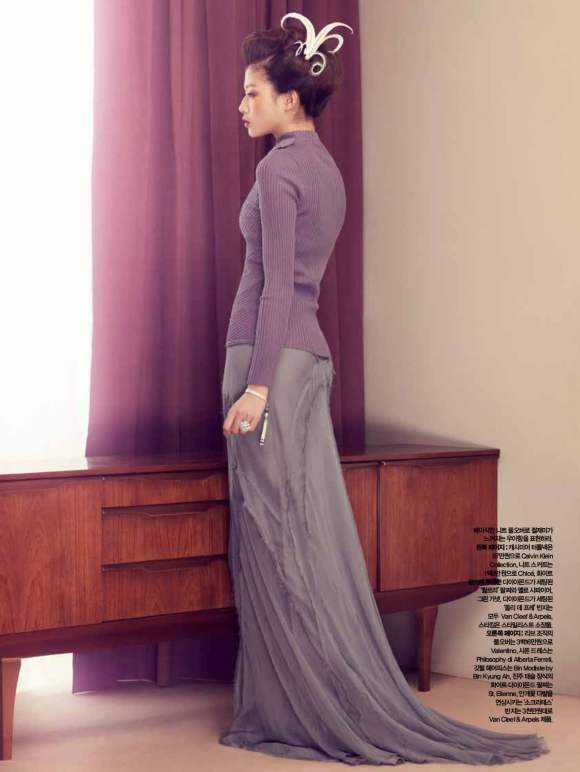 Park Ji Hye Choi A Ra for Harpers Bazaar Korea December 2010 8