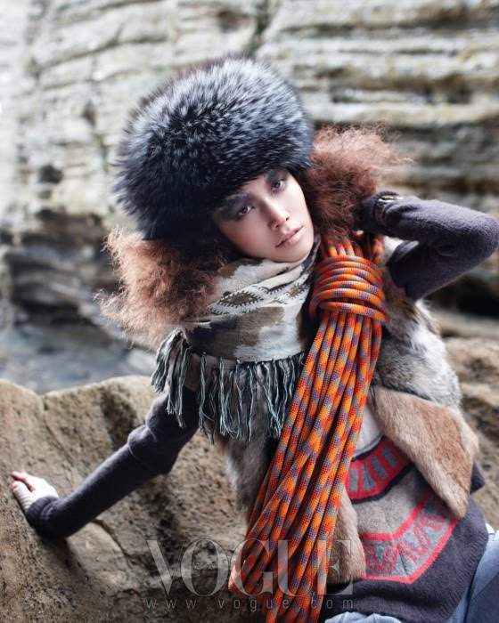 Song Ah for Vogue Korea December 2010 2