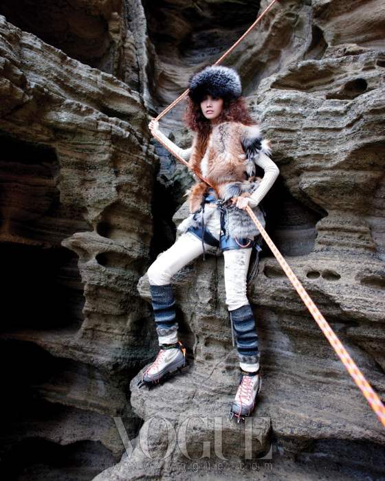 Song Ah for Vogue Korea December 2010 6