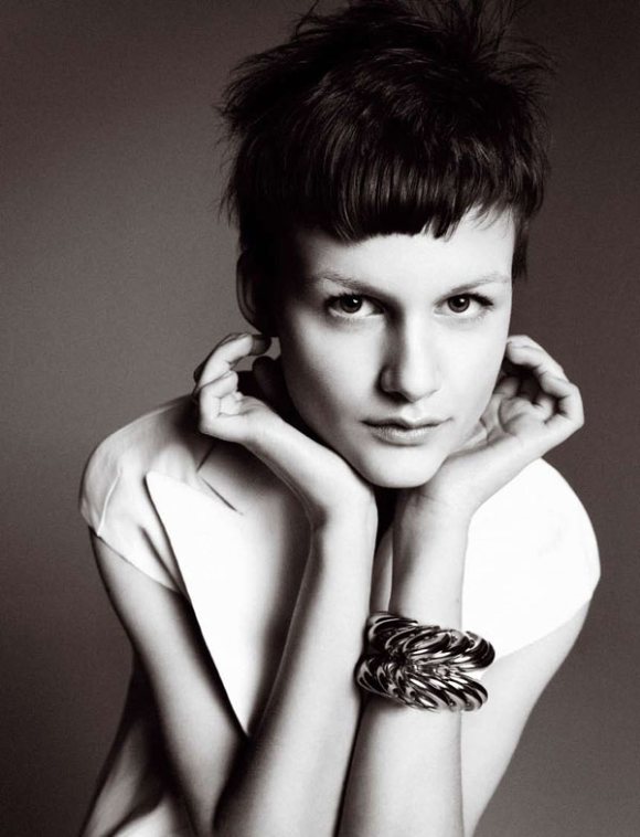 Nina Porter Harpers Bazaar Spain February 2011 1