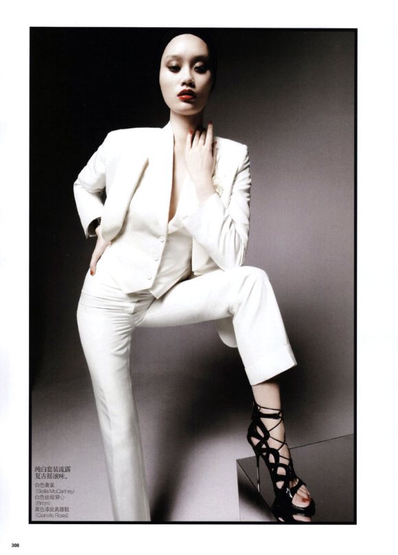 Valeria Ming Vogue China February 2011 7