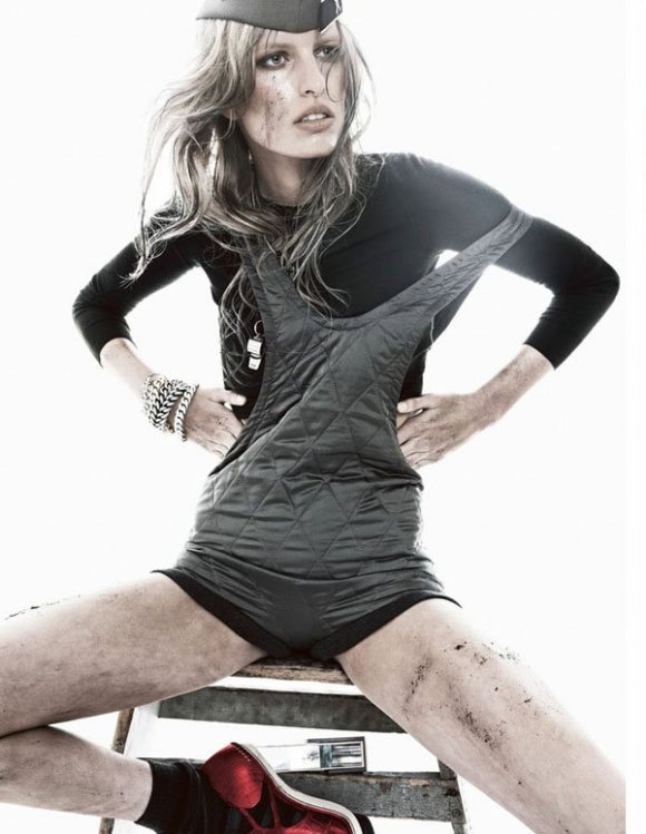 Karolina Kurkova Vogue Spain January 2011 6