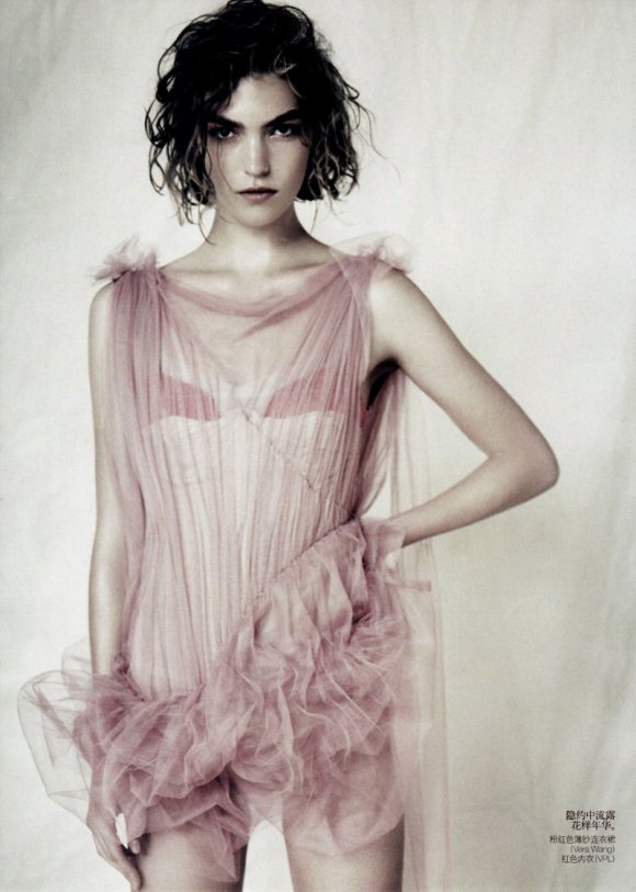 Arizona Muse Vogue China April 2011