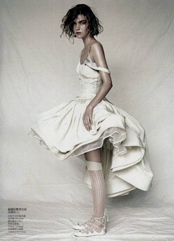 Arizona Muse Vogue China April 2011