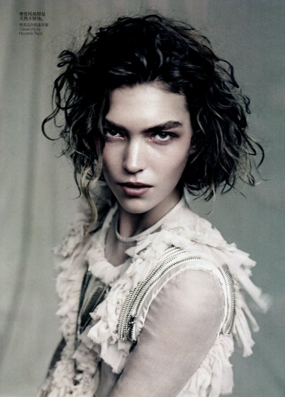 Arizona Muse Vogue China April 2011