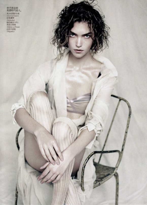 Arizona Muse Vogue China April 2011
