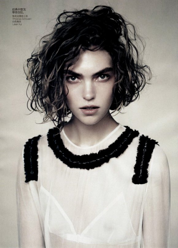 Arizona Muse Vogue China April 2011