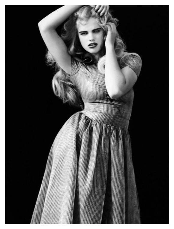 Valerie van der Graaf Vogue Turkey April