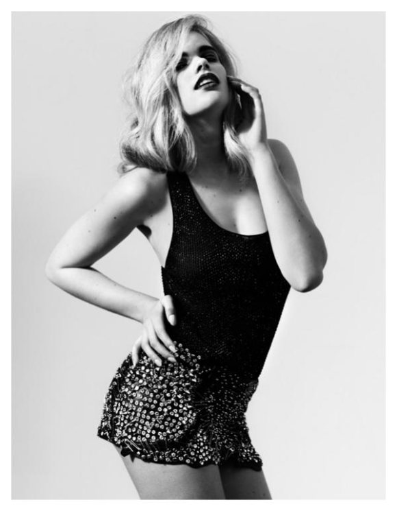 Valerie van der Graaf Vogue Turkey April