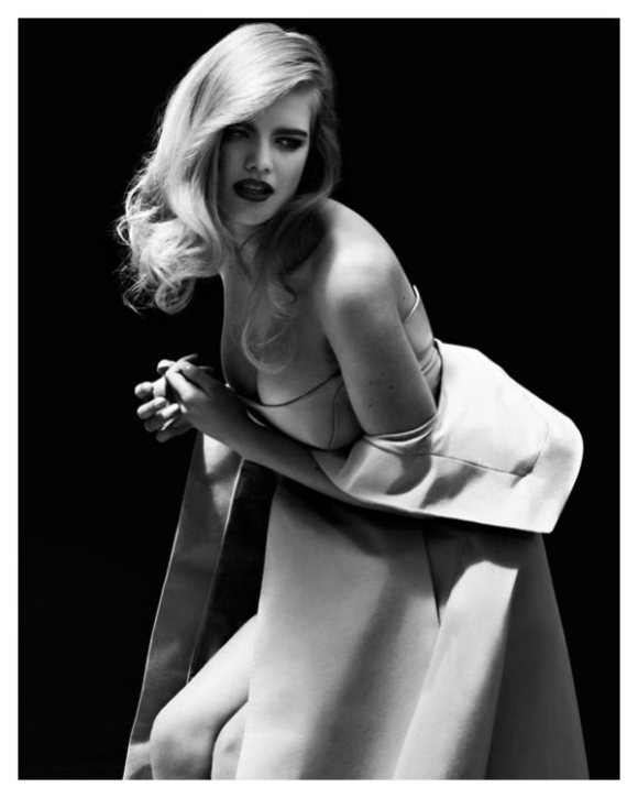 Valerie van der Graaf Vogue Turkey April