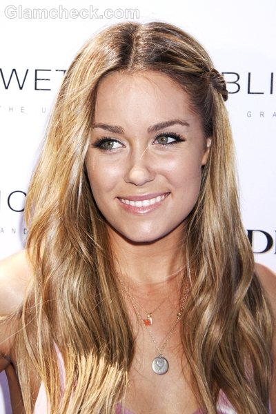 Lauren Conrad Hairstyle Middle Parted Open Wavy Hair-1