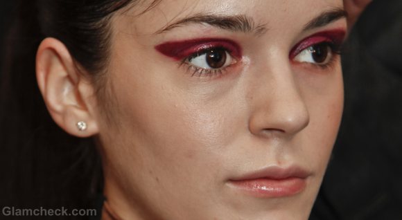 Beauty How To: Two-Toned Bold Fuschia Eyes