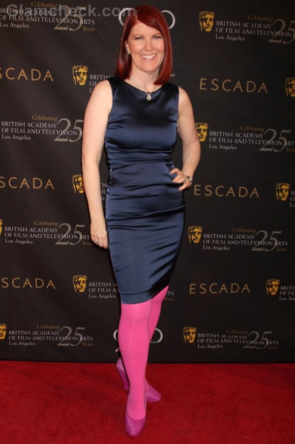 Fashion Faux Pas: Kate Flannery’s  Color Blocking Flops at BAFTA Tea Party
