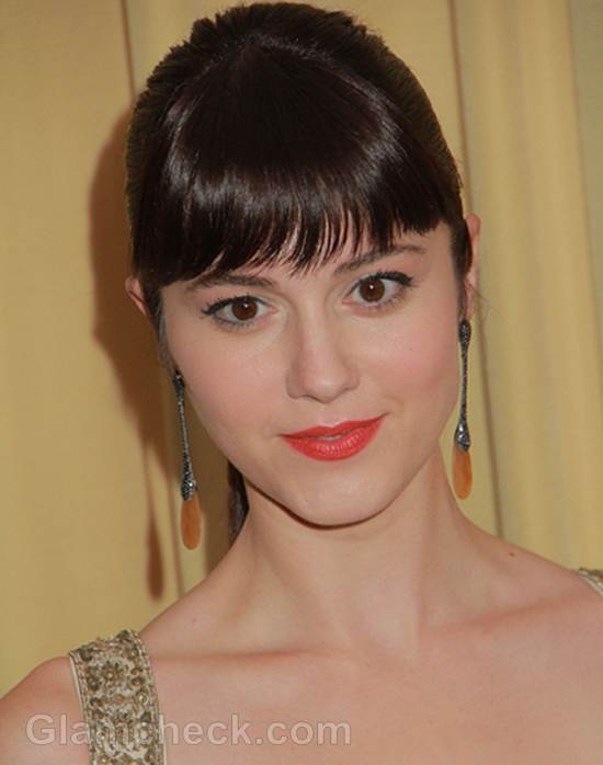 Mary Elizabeth Winstead Sassy in Vintage Cutout Dress