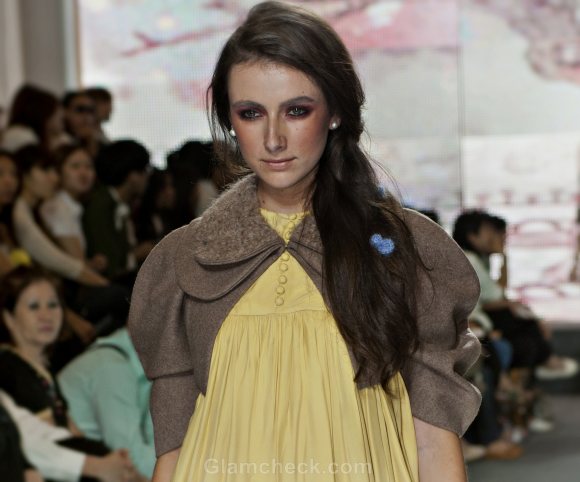 Style Pick of the Day : Woolen Capelets