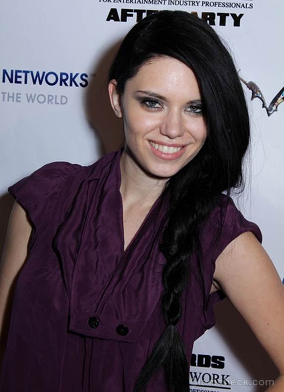 Annika Pampel  Side Braid