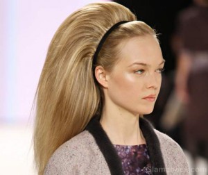 Carolina herrera fall winter 2012 subtle makeup sixties hairdo-2